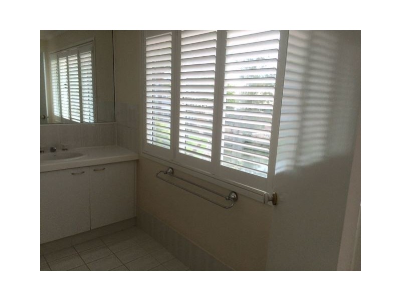 2/9 Dandenong Terrace, Robina QLD 4226