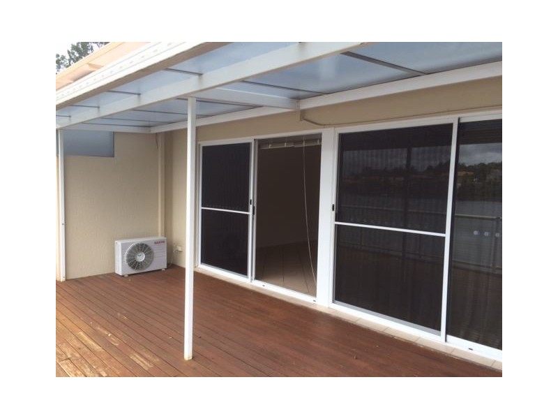 2/9 Dandenong Terrace, Robina QLD 4226