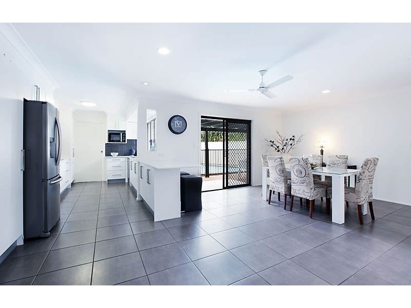 18 Willis Court, Mermaid Waters QLD 4218
