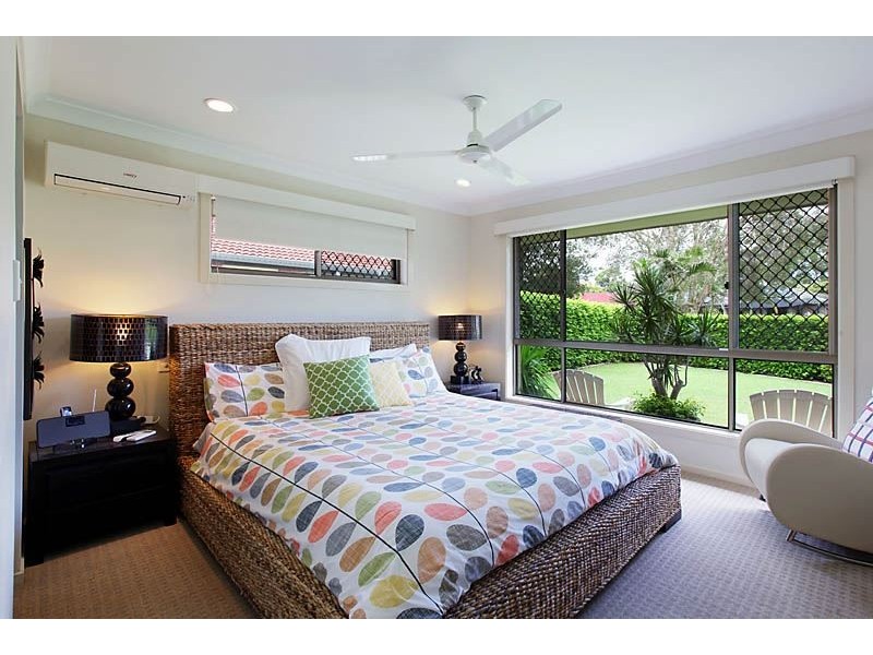 18 Willis Court, Mermaid Waters QLD 4218