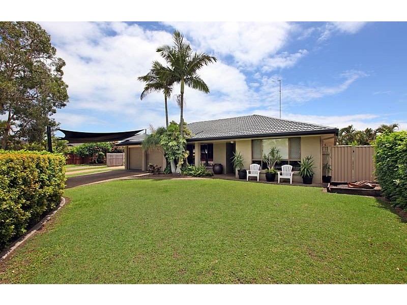 18 Willis Court, Mermaid Waters QLD 4218