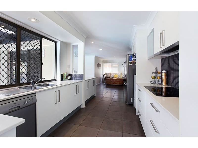 18 Willis Court, Mermaid Waters QLD 4218