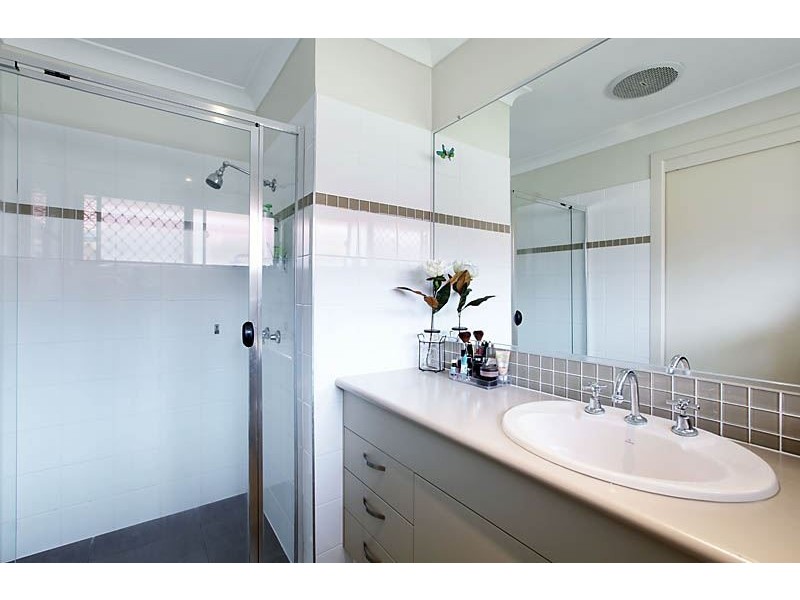 18 Willis Court, Mermaid Waters QLD 4218