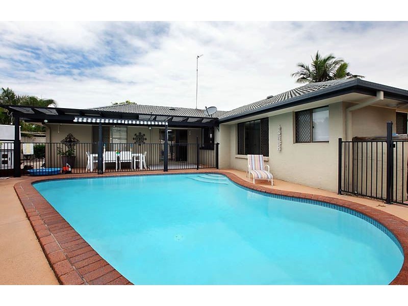 18 Willis Court, Mermaid Waters QLD 4218