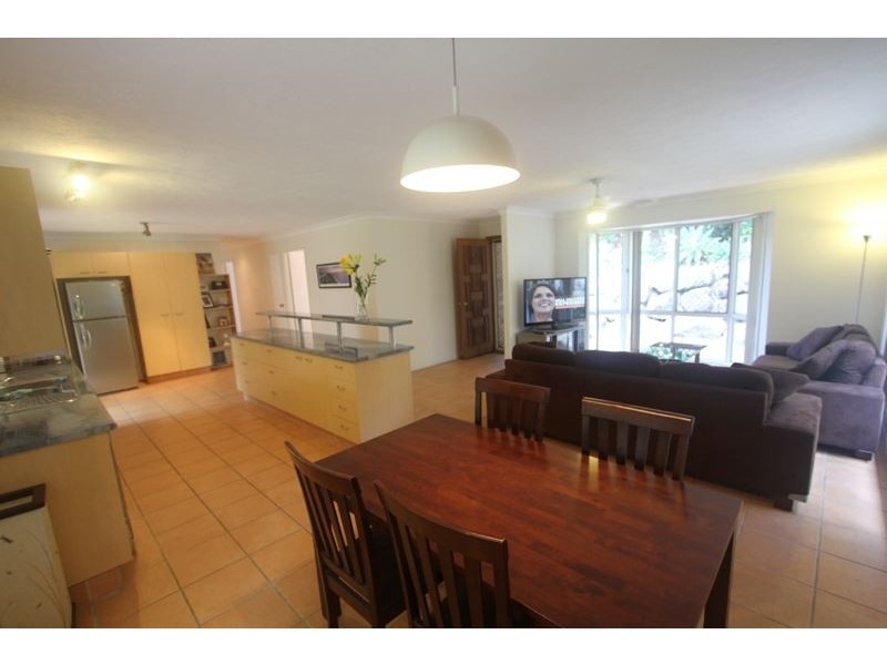 8 Edelsten Court, Carrara QLD 4211