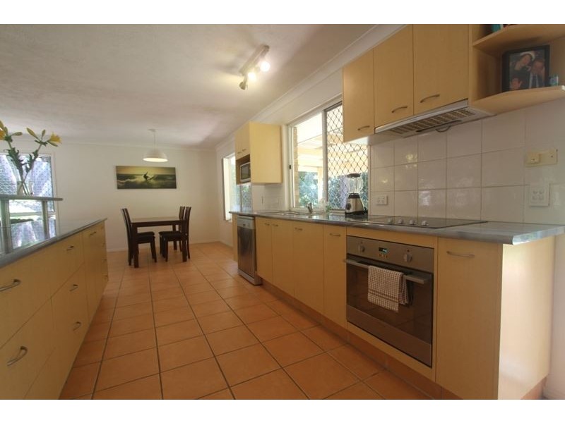 8 Edelsten Court, Carrara QLD 4211