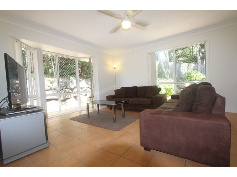 8 Edelsten Court, Carrara QLD 4211