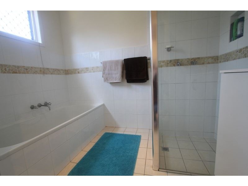 8 Edelsten Court, Carrara QLD 4211