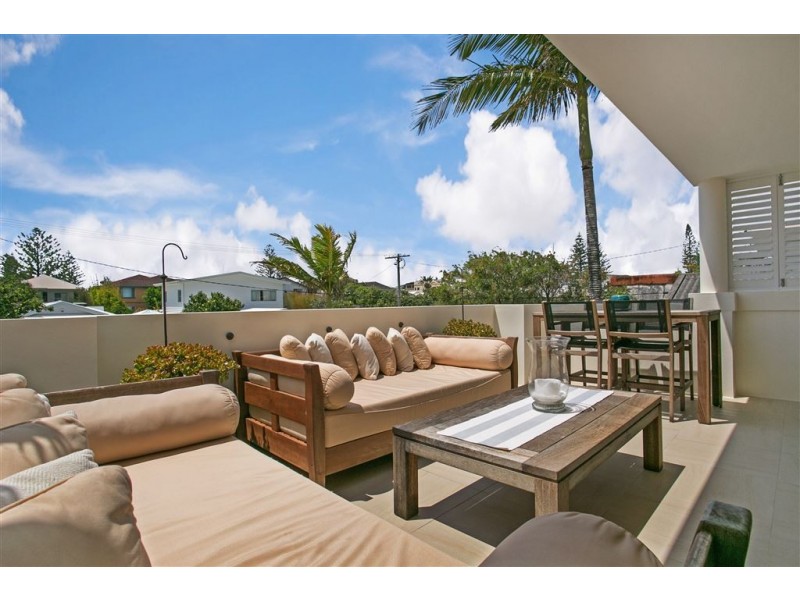 2/22 Arthur Street, Mermaid Beach QLD 4218