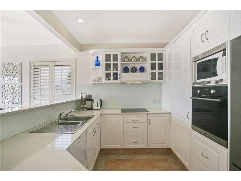 2/22 Arthur Street, Mermaid Beach QLD 4218