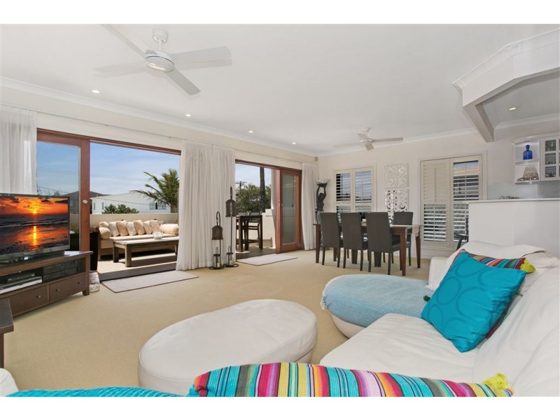 2/22 Arthur Street, Mermaid Beach QLD 4218