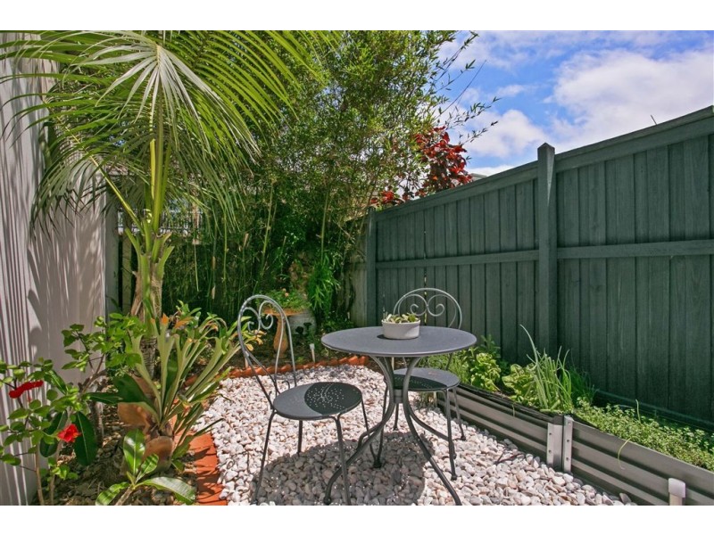 2/22 Arthur Street, Mermaid Beach QLD 4218