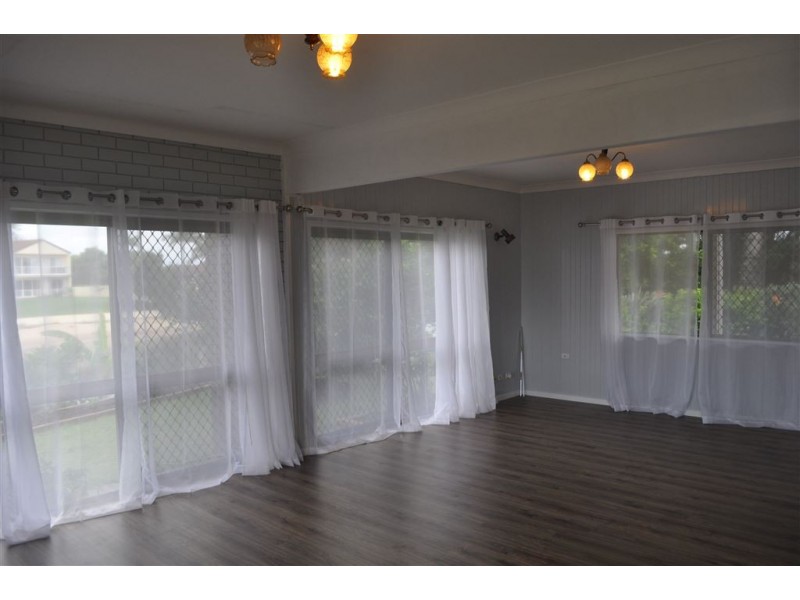 106 Clear Island Road, Broadbeach Waters QLD 4218