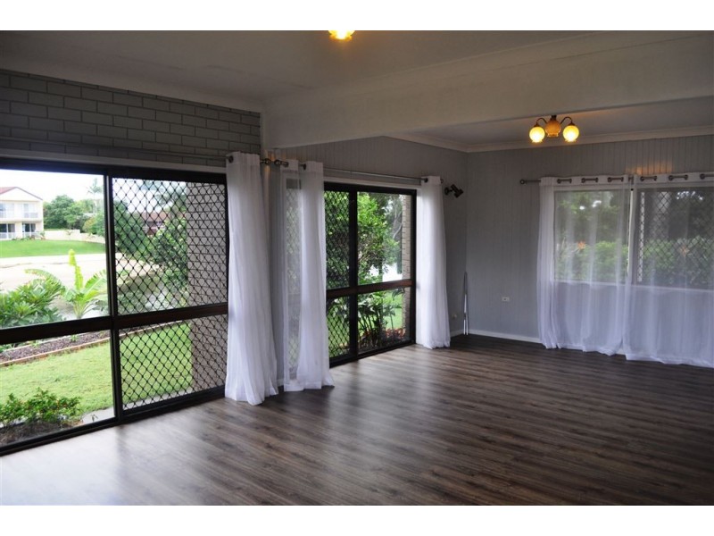 106 Clear Island Road, Broadbeach Waters QLD 4218