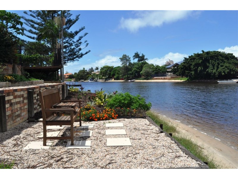 106 Clear Island Road, Broadbeach Waters QLD 4218