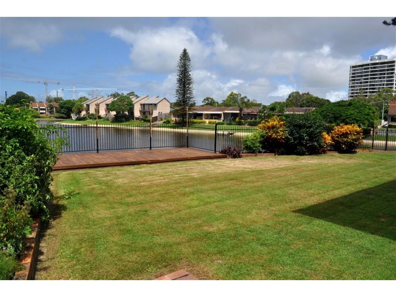 106 Clear Island Road, Broadbeach Waters QLD 4218