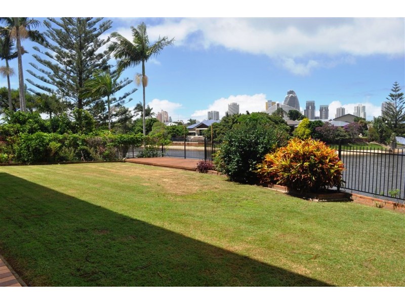 106 Clear Island Road, Broadbeach Waters QLD 4218