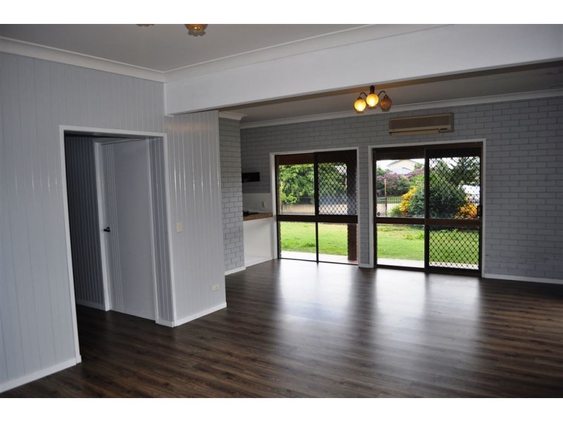 106 Clear Island Road, Broadbeach Waters QLD 4218