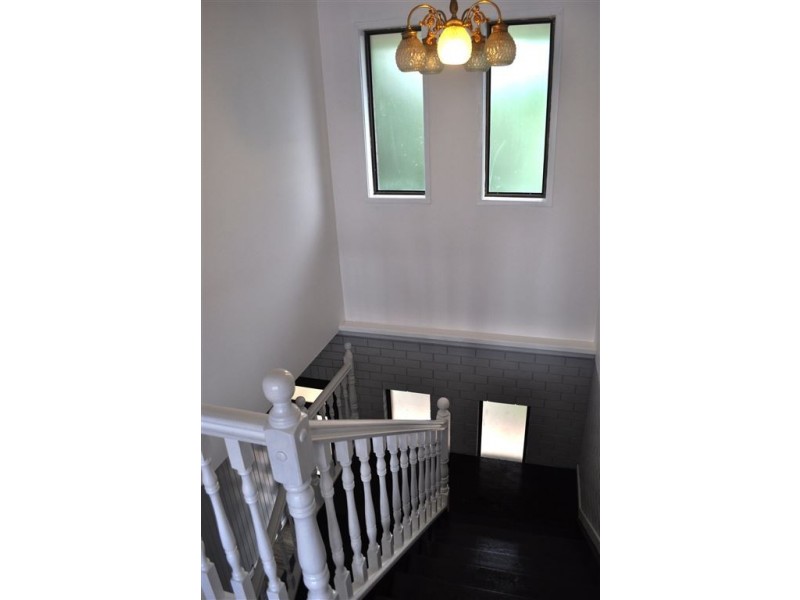 106 Clear Island Road, Broadbeach Waters QLD 4218