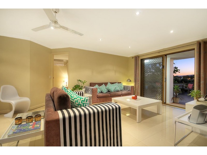 38 Thompson Street, Biggera Waters QLD 4216