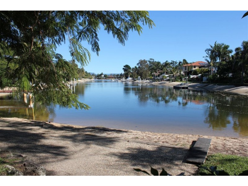19 Holland Court, Broadbeach Waters QLD 4218