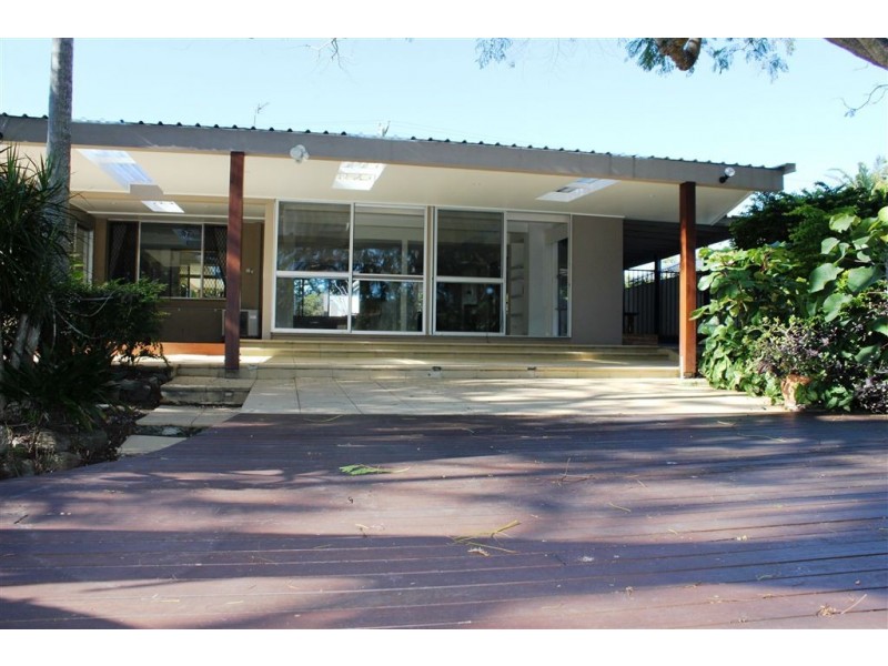19 Holland Court, Broadbeach Waters QLD 4218