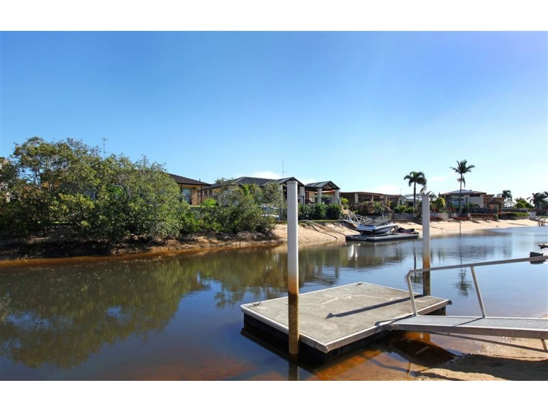 1/2 Carmel Court, Broadbeach Waters QLD 4218