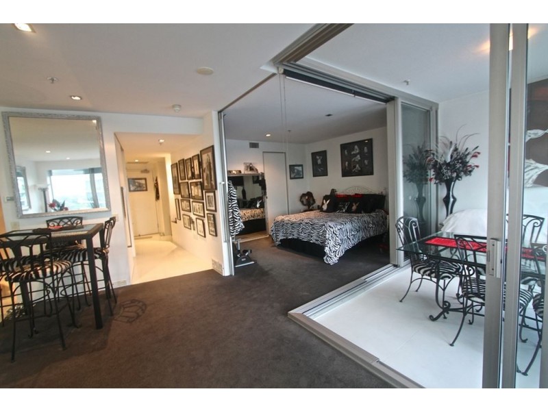 708/9 Hamilton Avenue, Surfers Paradise QLD 4217