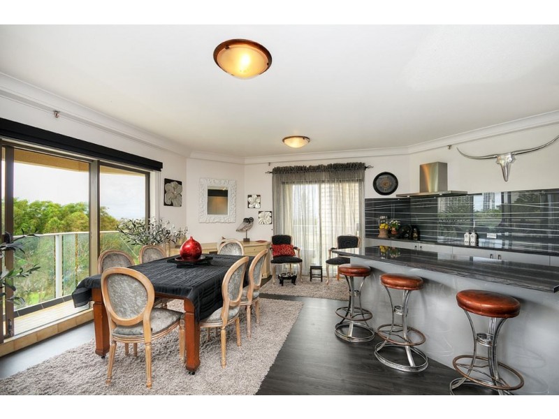 21/2 Admiralty Drive, Paradise Waters QLD 4217