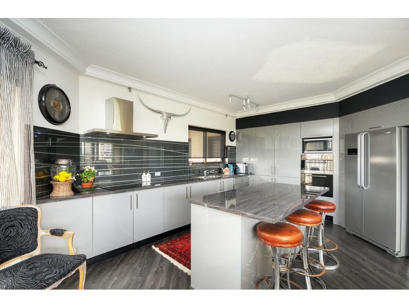 21/2 Admiralty Drive, Paradise Waters QLD 4217