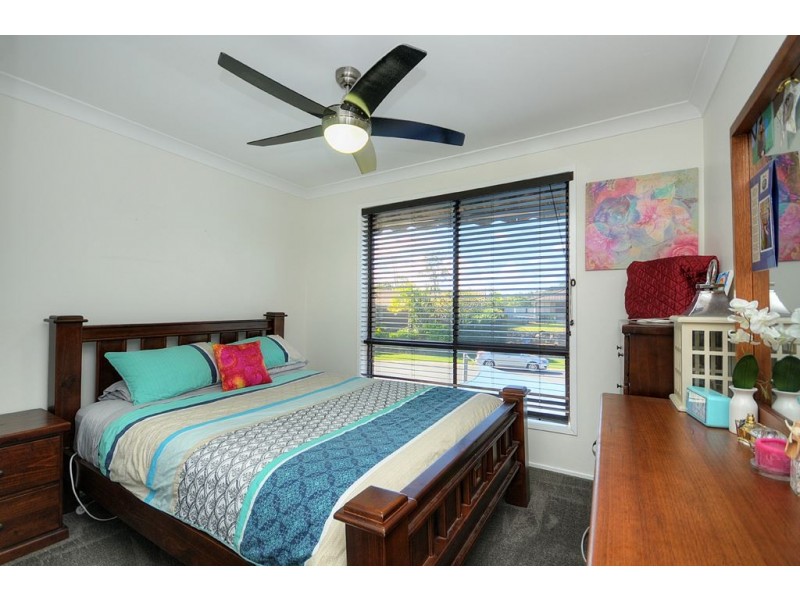 8 Lexington Drive, Worongary QLD 4213