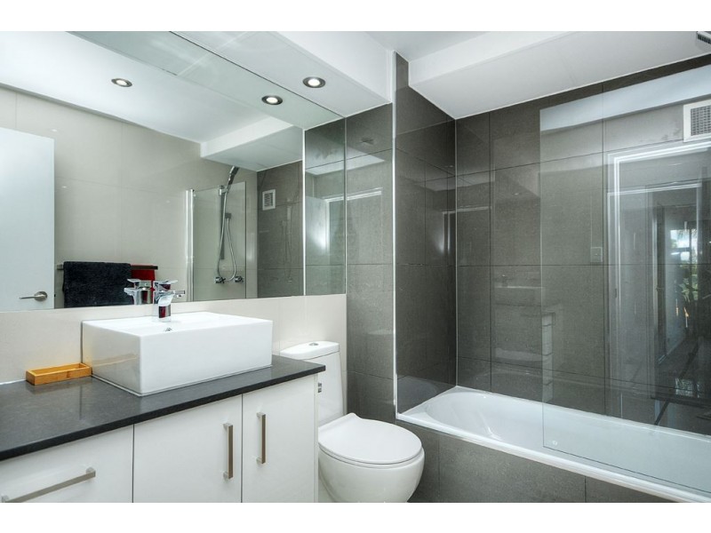 11/33 Thornton Street, Surfers Paradise QLD 4217