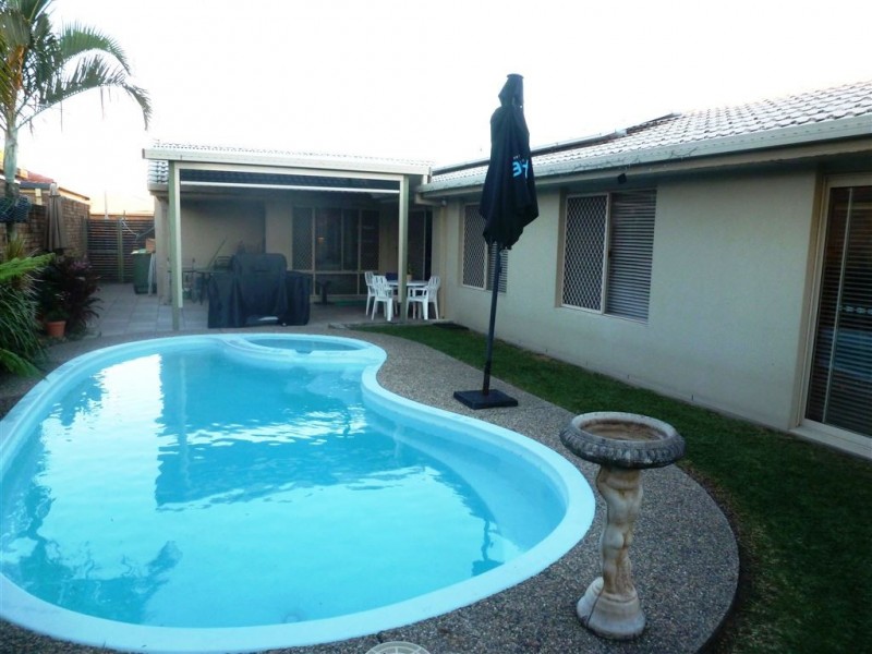 5 Prinia Place, Burleigh Waters QLD 4220