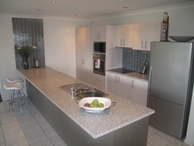 10 Maralinga Drive, Ashmore QLD 4214