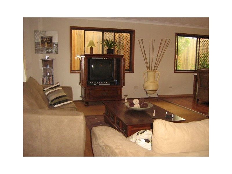 52 Lambros Drive, Benowa QLD 4217