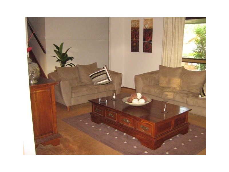 52 Lambros Drive, Benowa QLD 4217