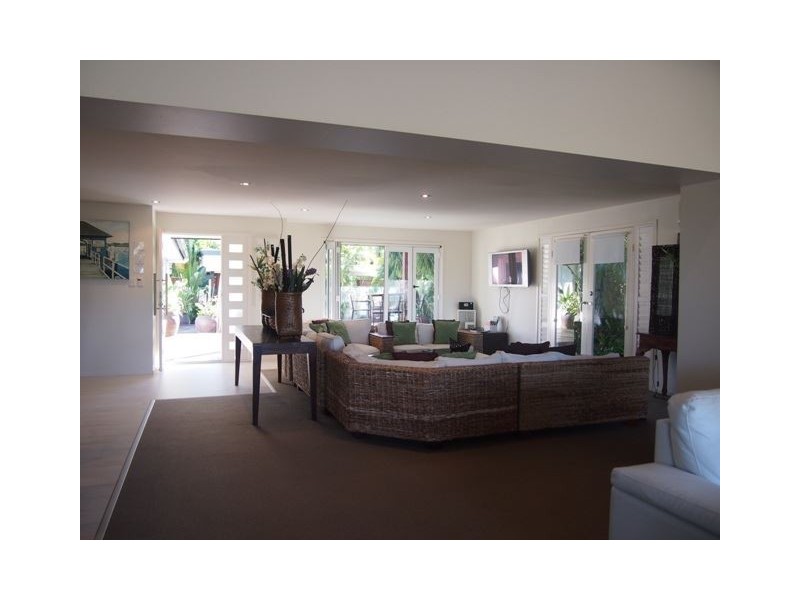 96 Hooker Boulevard, Mermaid Waters QLD 4218