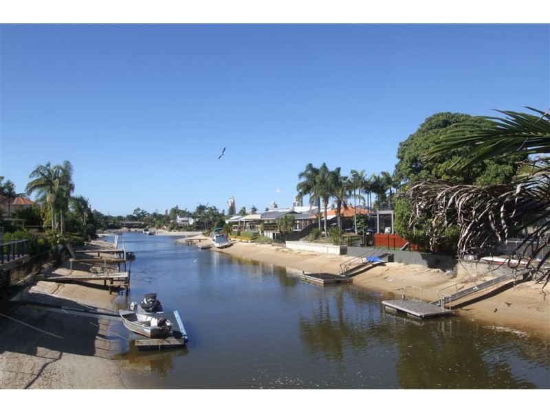 6 Pacific Boulevard, Broadbeach Waters QLD 4218