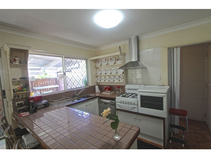 6 Pacific Boulevard, Broadbeach Waters QLD 4218