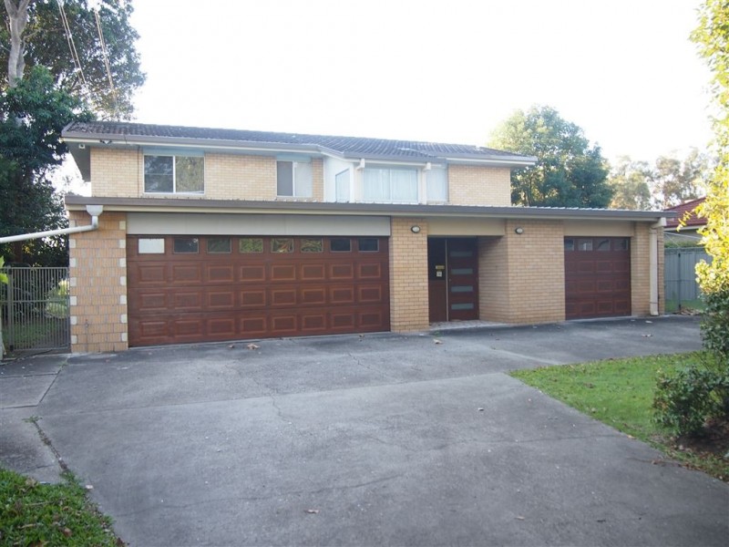 12 Carrara Rd, Carrara QLD 4211