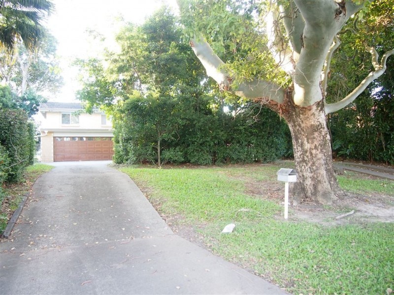 12 Carrara Rd, Carrara QLD 4211
