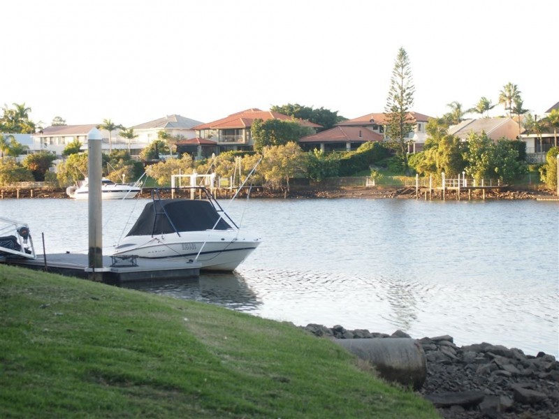 12 Carrara Rd, Carrara QLD 4211