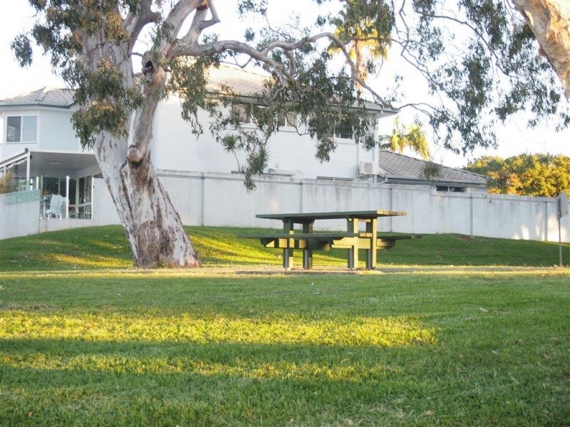 12 Carrara Rd, Carrara QLD 4211