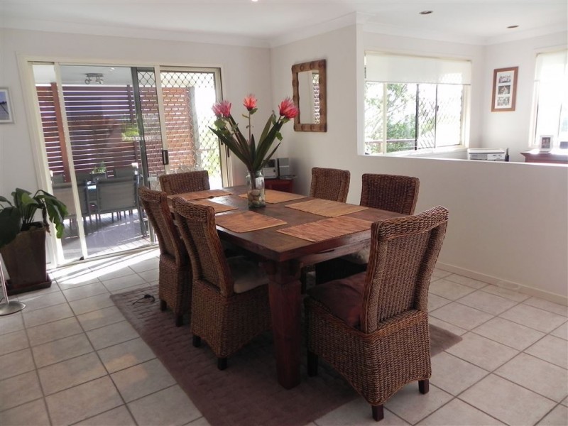 10 Maralinga Drive, Ashmore QLD 4214