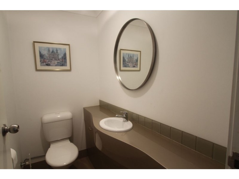 490 Nerang Rd, Ashmore QLD 4214