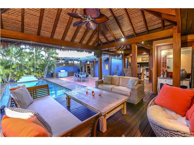 43 Savoy Drive, Broadbeach Waters QLD 4218