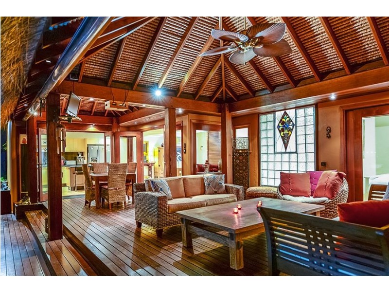 43 Savoy Drive, Broadbeach Waters QLD 4218