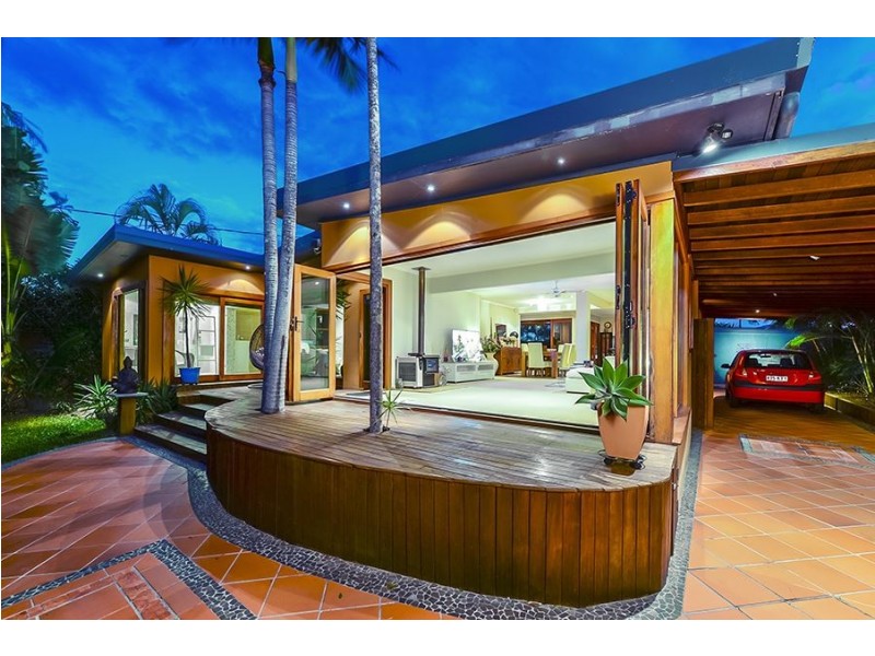 43 Savoy Drive, Broadbeach Waters QLD 4218