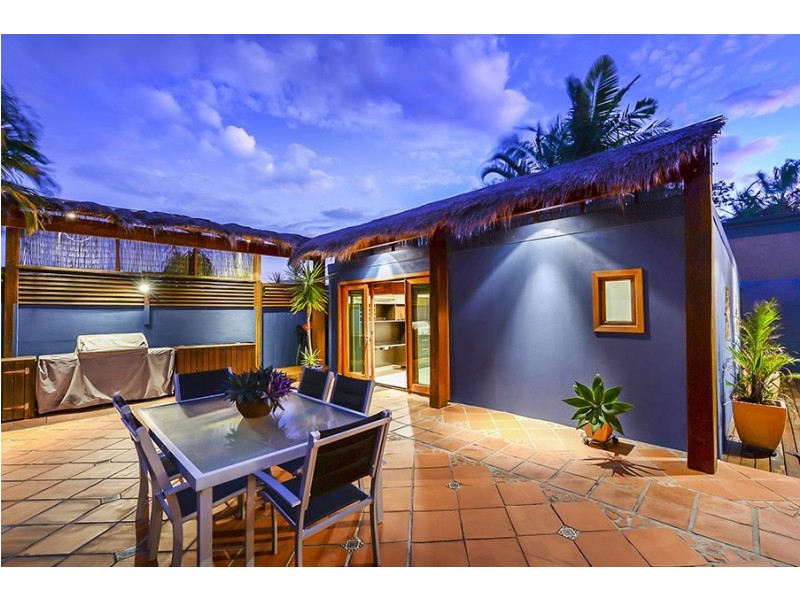 43 Savoy Drive, Broadbeach Waters QLD 4218