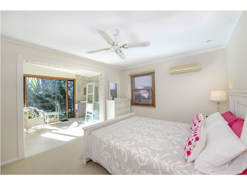 43 Savoy Drive, Broadbeach Waters QLD 4218